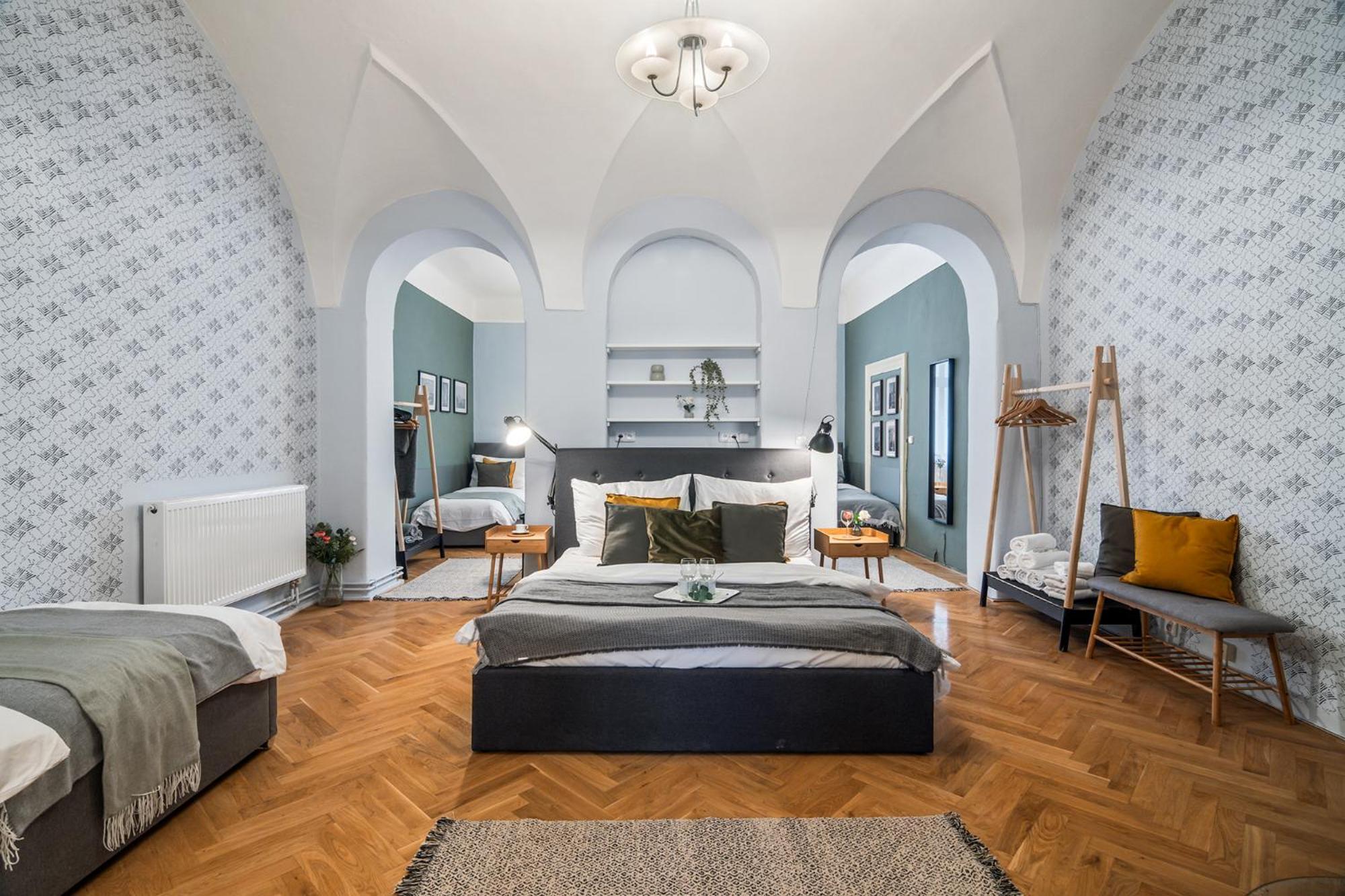 Charles Bridge Historical Apts By Michal&Friends براغ المظهر الخارجي الصورة