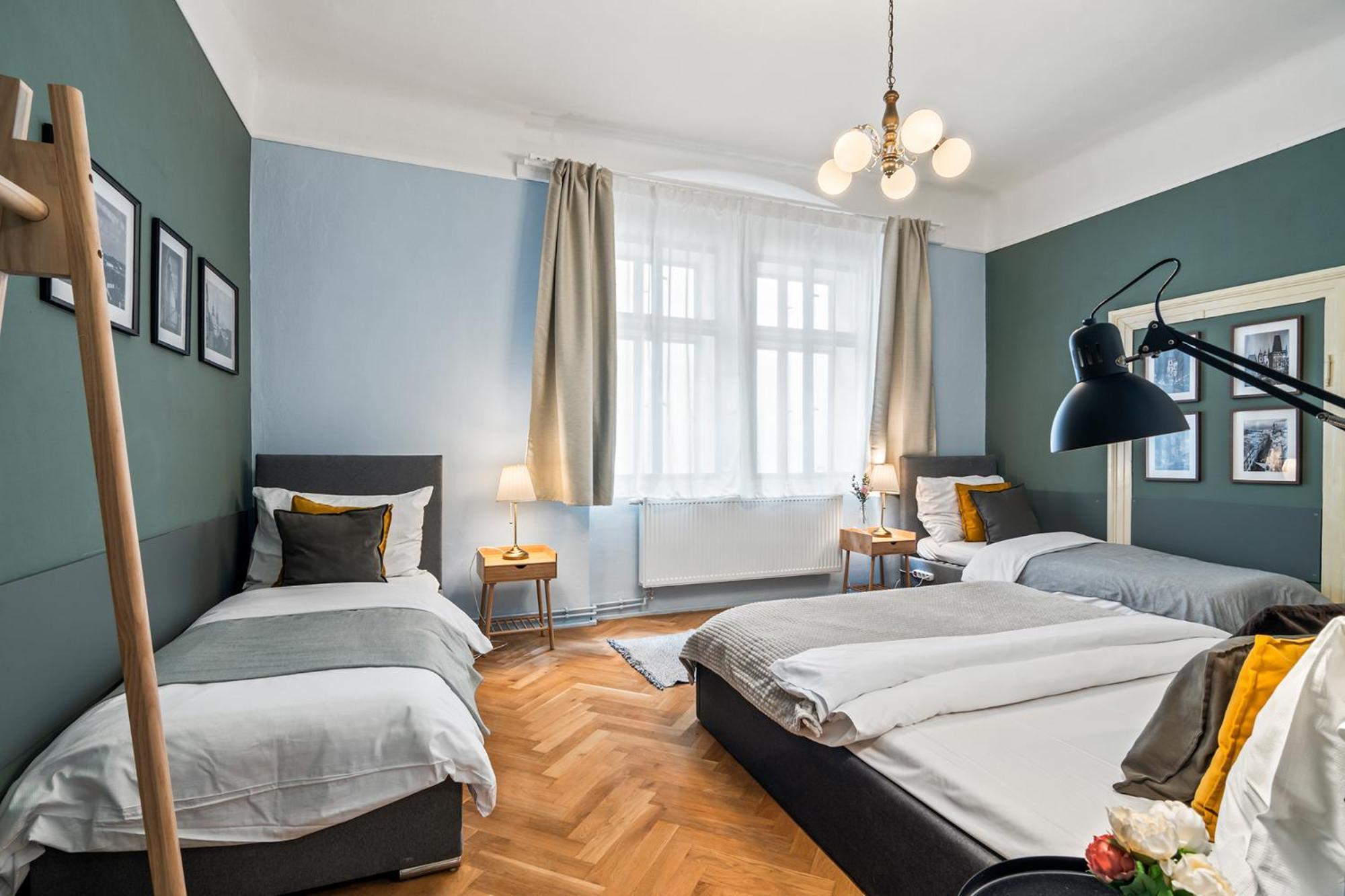Charles Bridge Historical Apts By Michal&Friends براغ المظهر الخارجي الصورة