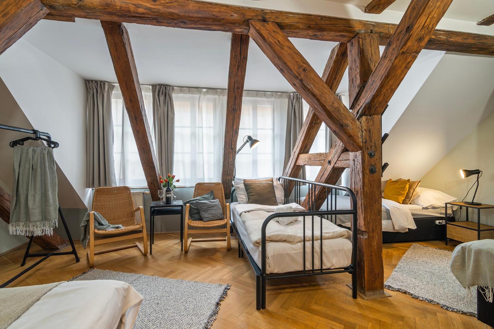 Charles Bridge Historical Apts By Michal&Friends براغ المظهر الخارجي الصورة