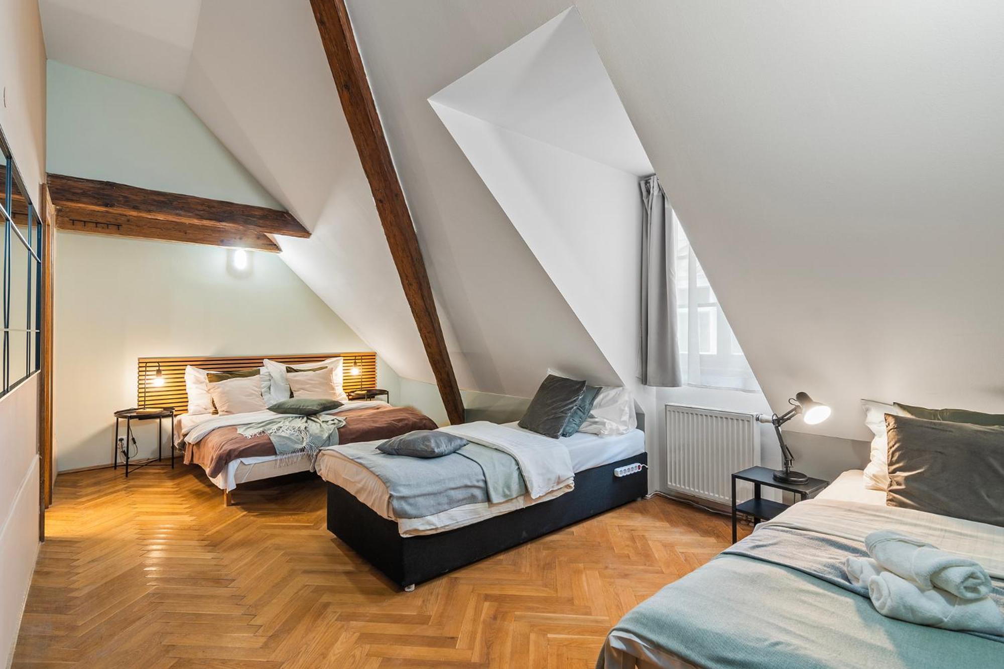 Charles Bridge Historical Apts By Michal&Friends براغ المظهر الخارجي الصورة
