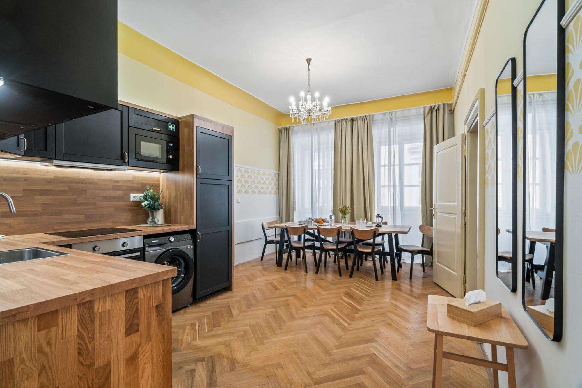 Charles Bridge Historical Apts By Michal&Friends براغ المظهر الخارجي الصورة