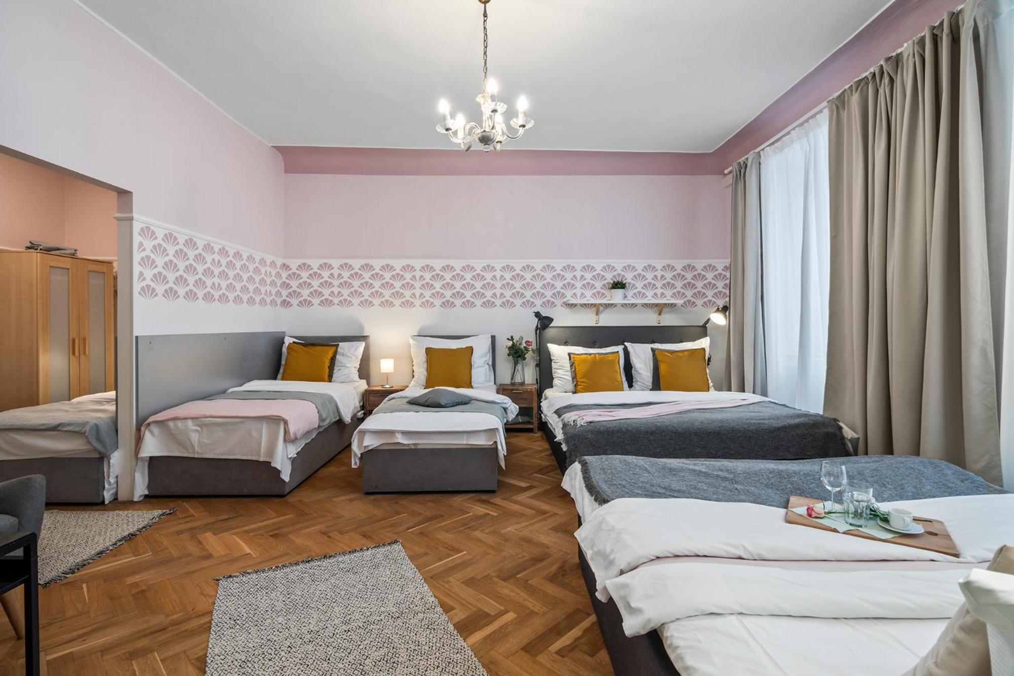 Charles Bridge Historical Apts By Michal&Friends براغ المظهر الخارجي الصورة