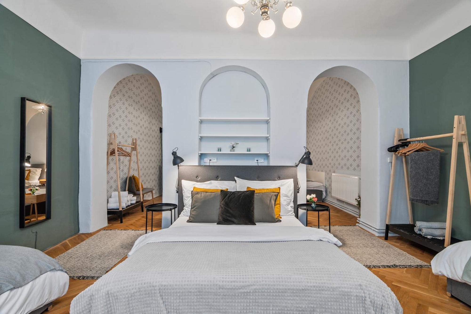 Charles Bridge Historical Apts By Michal&Friends براغ المظهر الخارجي الصورة