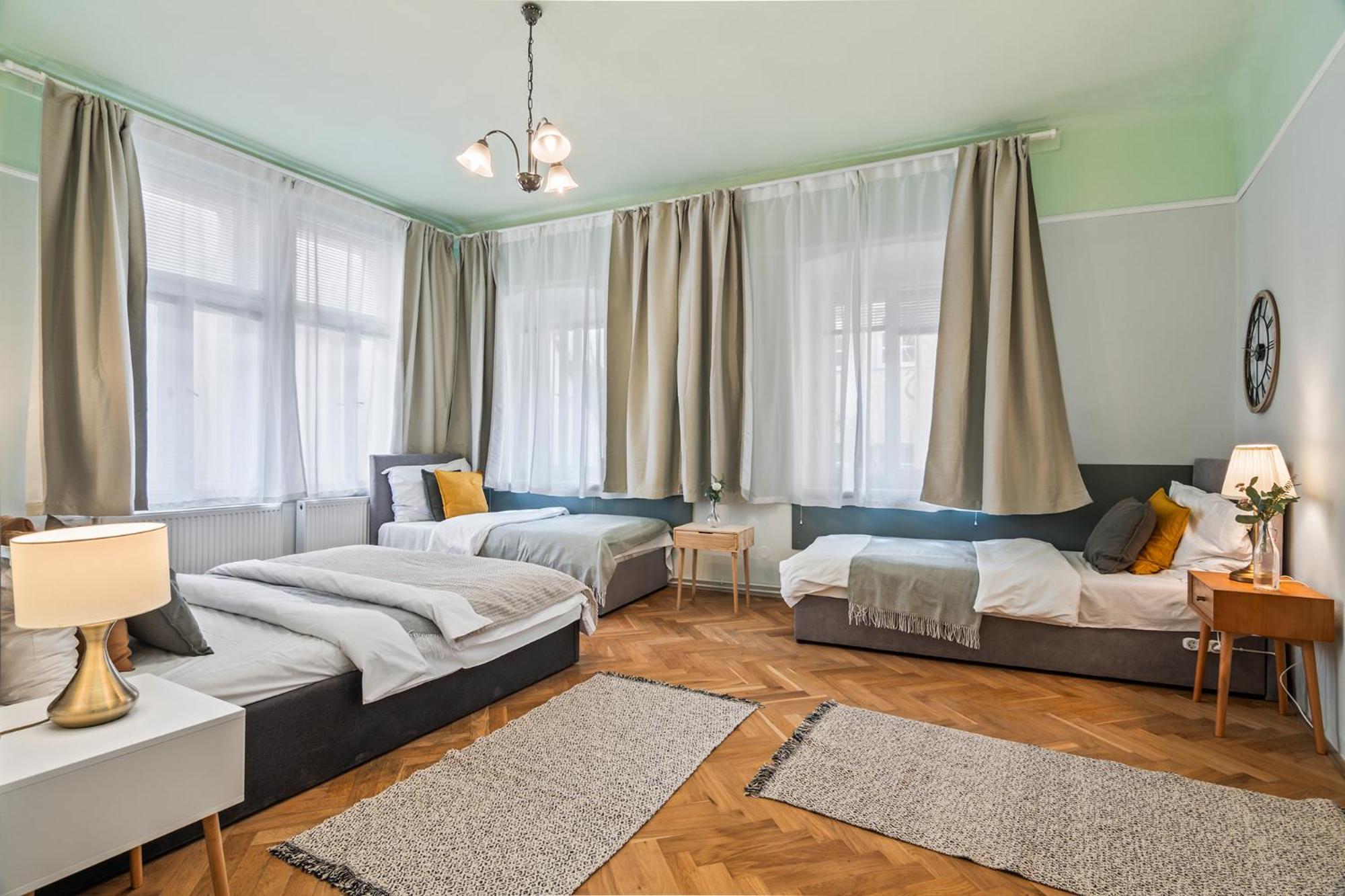 Charles Bridge Historical Apts By Michal&Friends براغ المظهر الخارجي الصورة