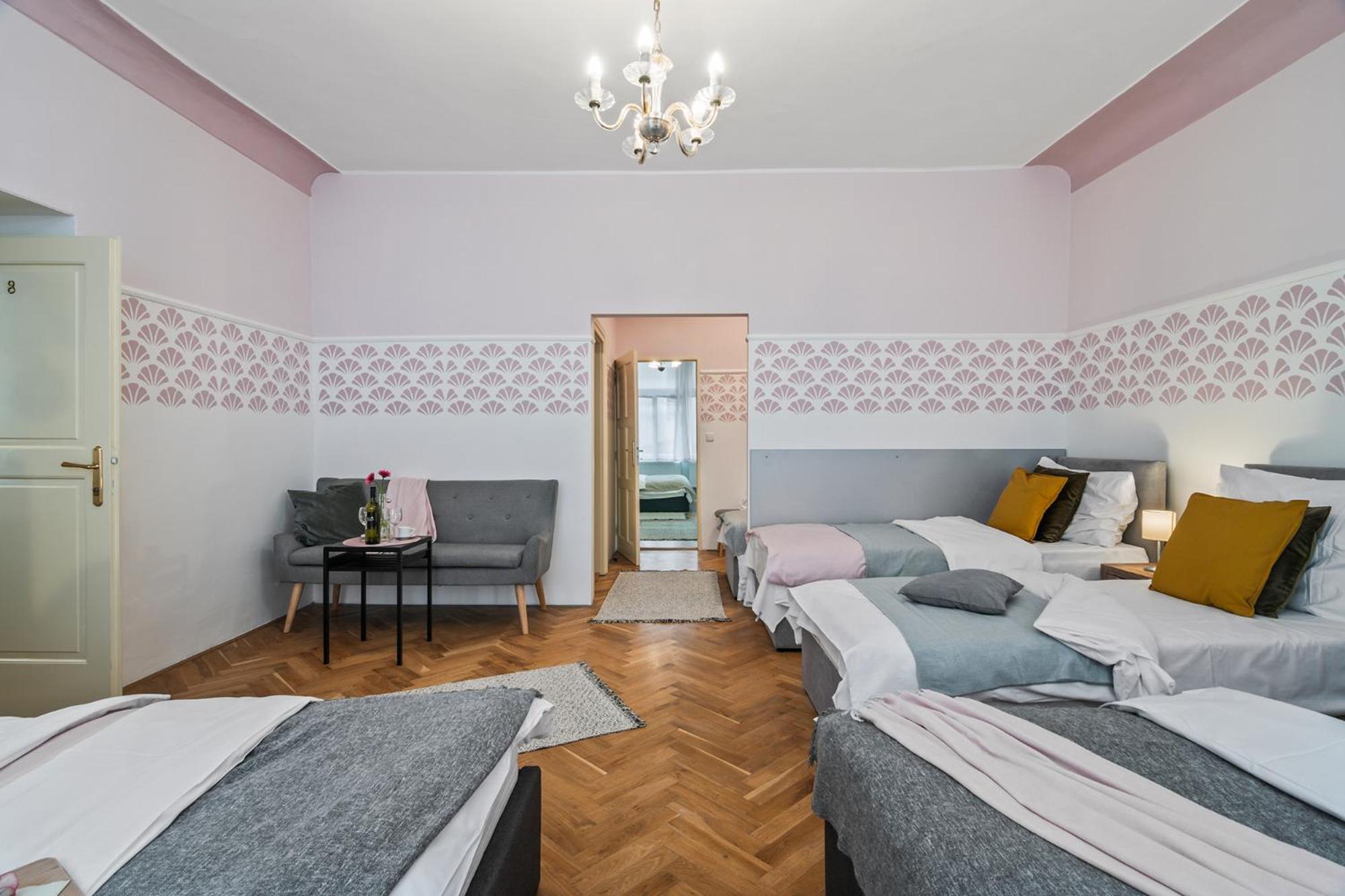 Charles Bridge Historical Apts By Michal&Friends براغ المظهر الخارجي الصورة